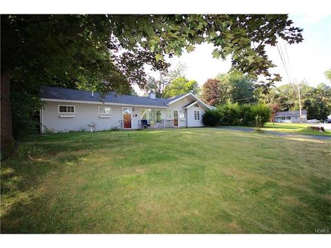 8 Mid Oaks St
