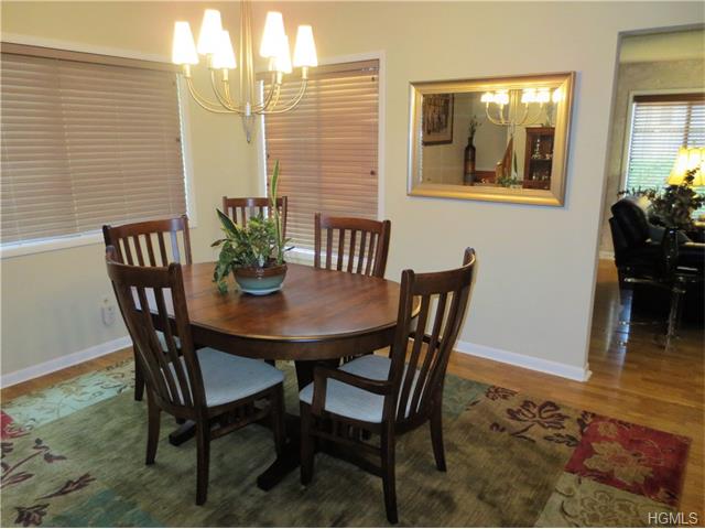 For Sale: 8 Ryan Ct Nanuet, NY 10954