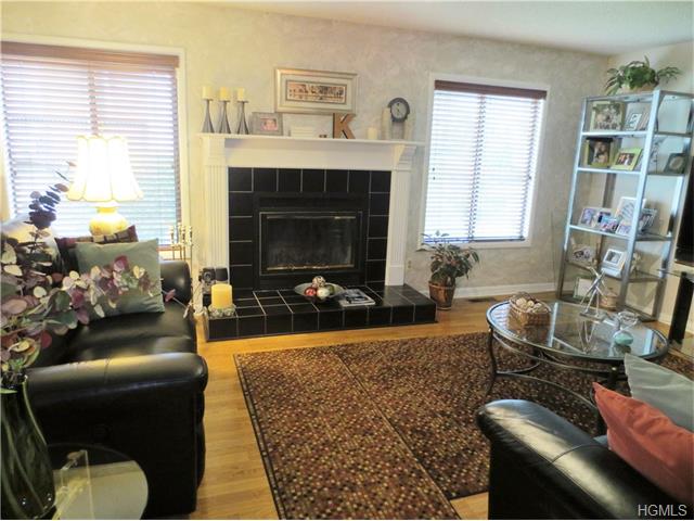 For Sale: 8 Ryan Ct Nanuet, NY 10954