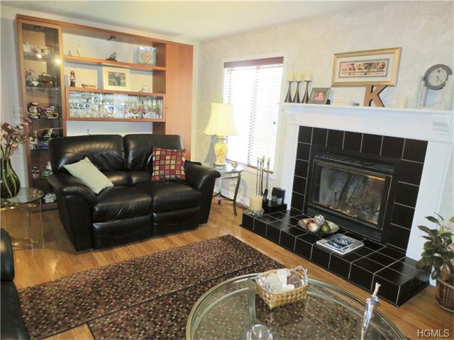 For Sale: 8 Ryan Ct Nanuet, NY 10954