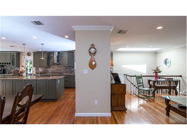 1 Oak Ridge Rd