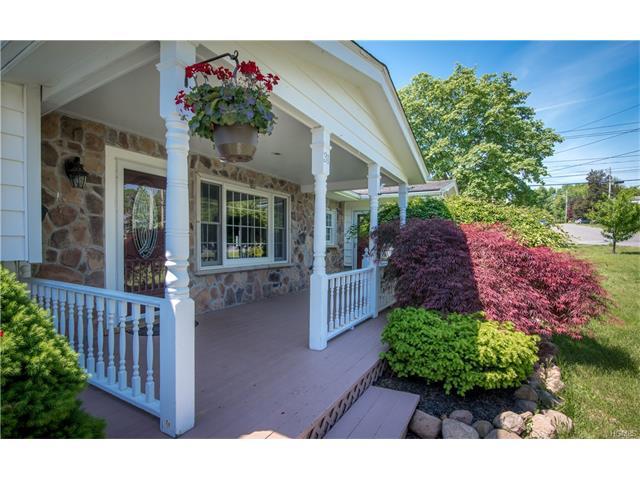 11 Maple Ave