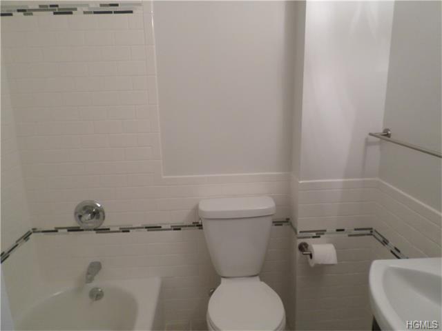 For Sale: 3 Fanwood Dr Valley Cottage, NY 10989