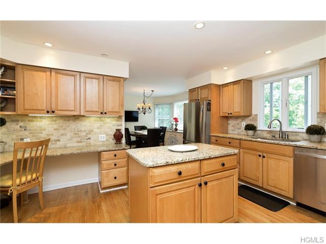 For Sale: 27 Kings Pt Washingtonville, NY 10992