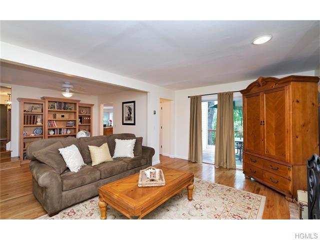 For Sale: 27 Kings Pt Washingtonville, NY 10992