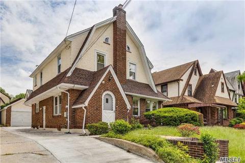 16 E Revere Dr