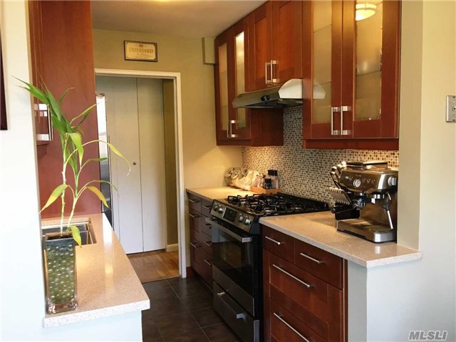 25 Canterbury Rd #1J