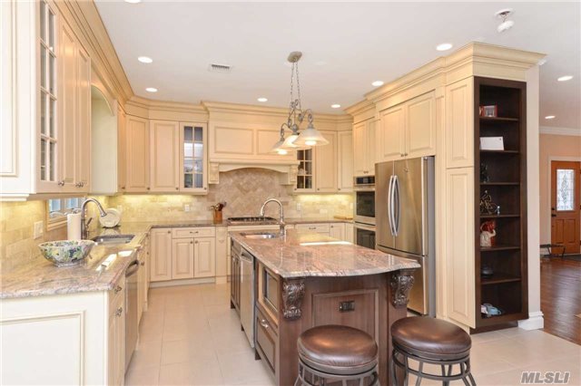 5 E Wooleys Ln