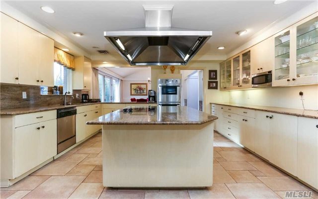 238 Kings Point Rd