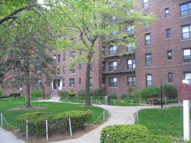 140-21 Burden Cres #104