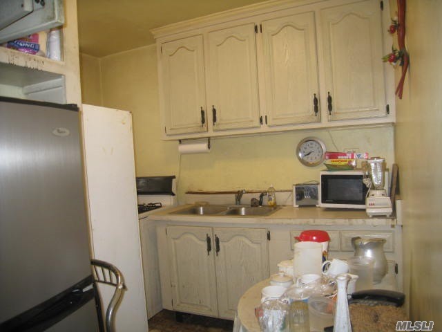 140-21 Burden Cres #104