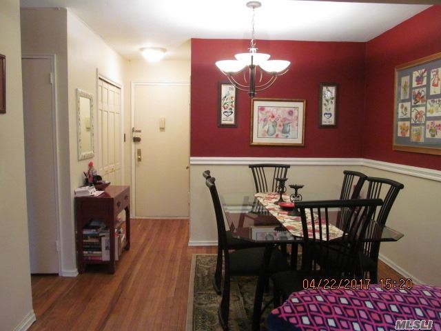 219-58 75 Ave