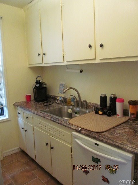 219-58 75 Ave