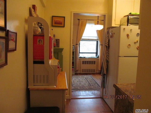 219-58 75 Ave