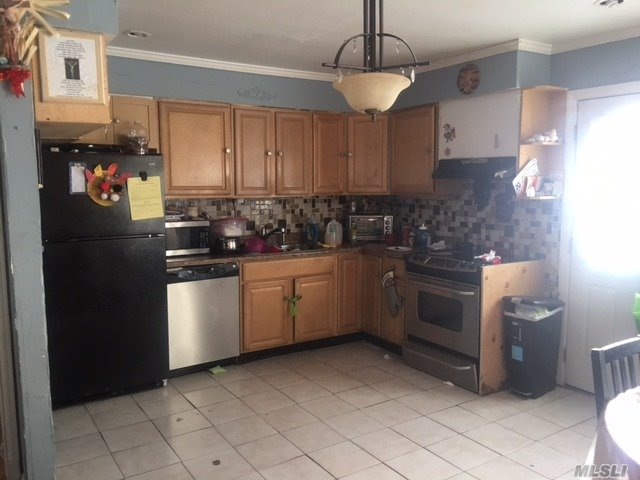 725 Miller Ave #128