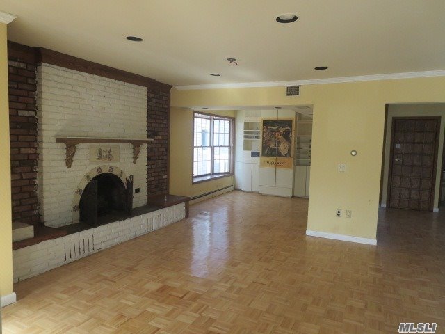 250 W Merrick Rd #3-H