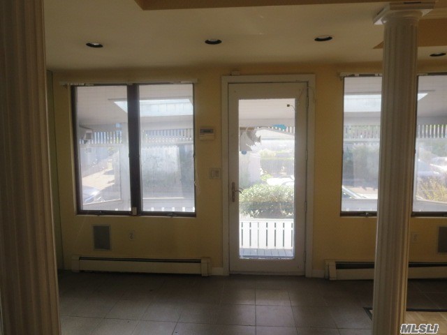 250 W Merrick Rd #3-H