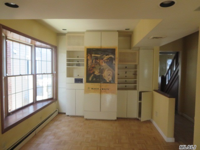 250 W Merrick Rd #3-H