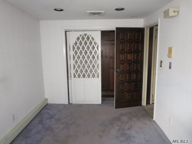 250 W Merrick Rd #3-H