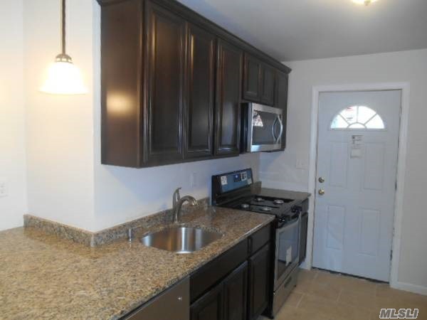 8 Pilot St