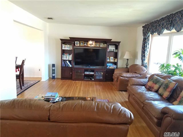 462 Dogwood Ave