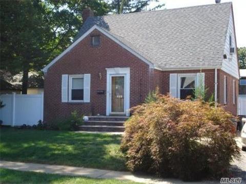 819 Monroe St