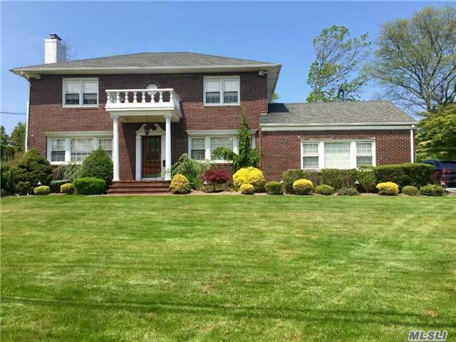 For Sale: 70 Barrett Rd Lawrence, NY 11559