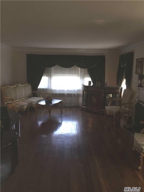 For Sale: 70 Barrett Rd Lawrence, NY 11559