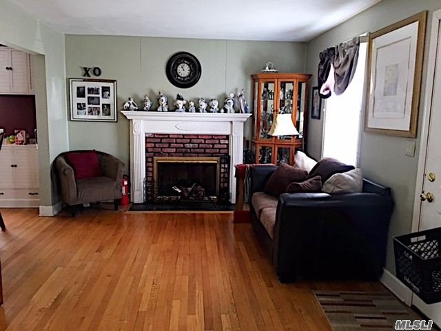 85 E 1st St