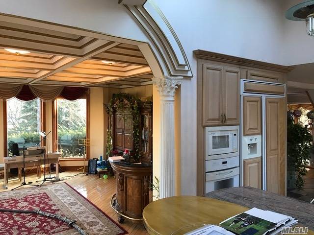 1 Claridge Cir