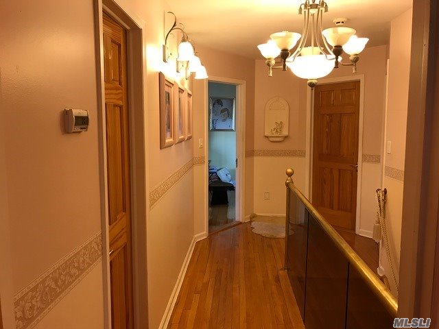 1 Claridge Cir