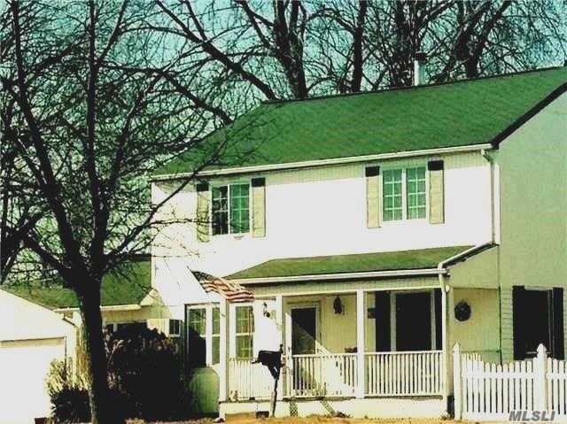160 Thompson Ave