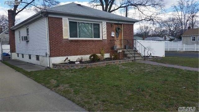 40 Ronald Pl