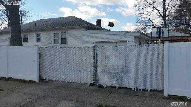 40 Ronald Pl