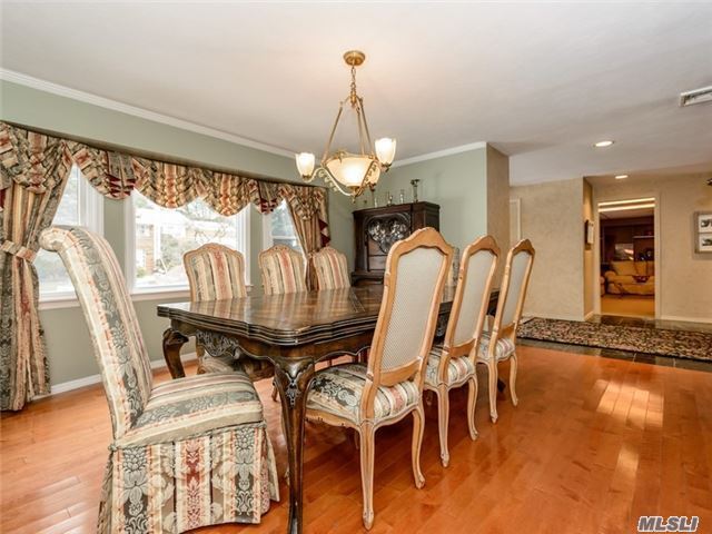 204 Elm St