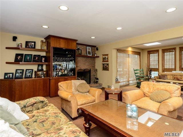 204 Elm St