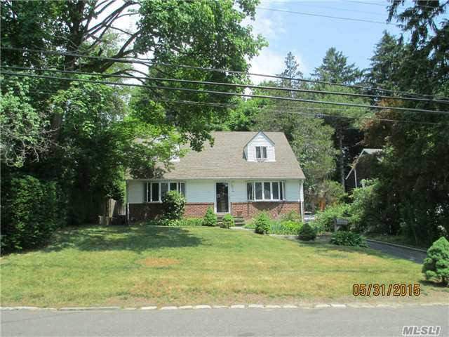 For Sale: 85 George St Roslyn Heights, NY 11577