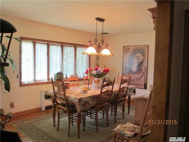 For Sale: 85 George St Roslyn Heights, NY 11577