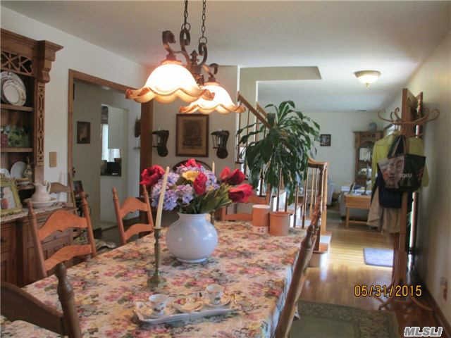 For Sale: 85 George St Roslyn Heights, NY 11577