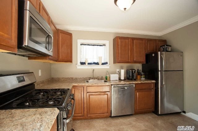 15 Garland Ln