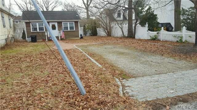11 E Arcadia Ln