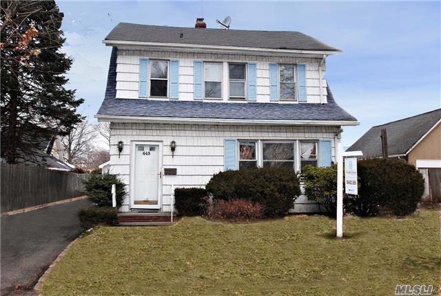11 E Arcadia Ln