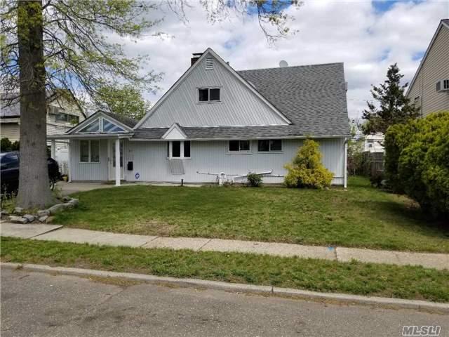 712 Pleasant Ave