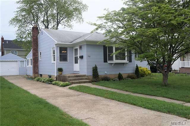 712 Pleasant Ave