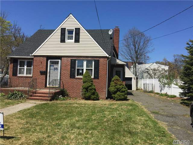 263 Park Ave, Babylon NY 11702