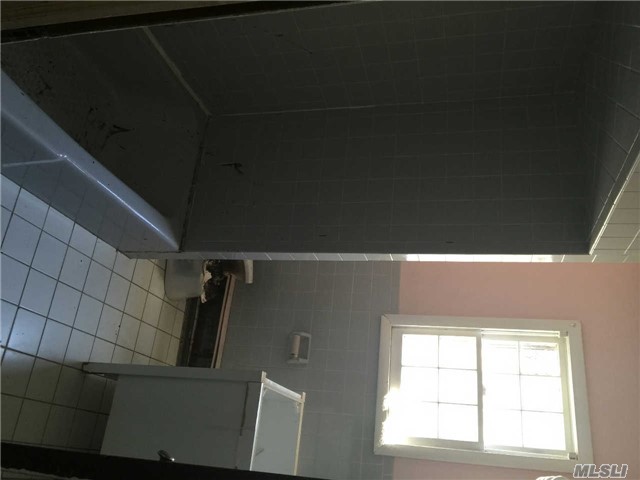 263 Park Ave, Babylon NY 11702