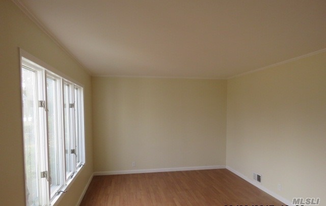 12 Anna St