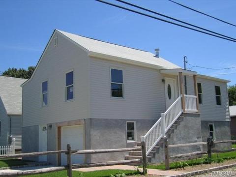 15 Le Britton St