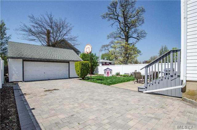 1 Beach Ct
