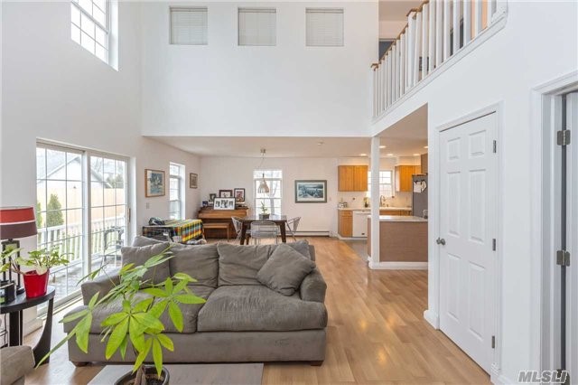 6 Danamarie Ln